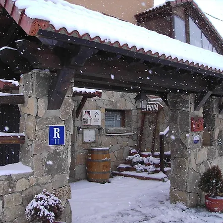 Hotel Rural El Yantar De Gredos 3*